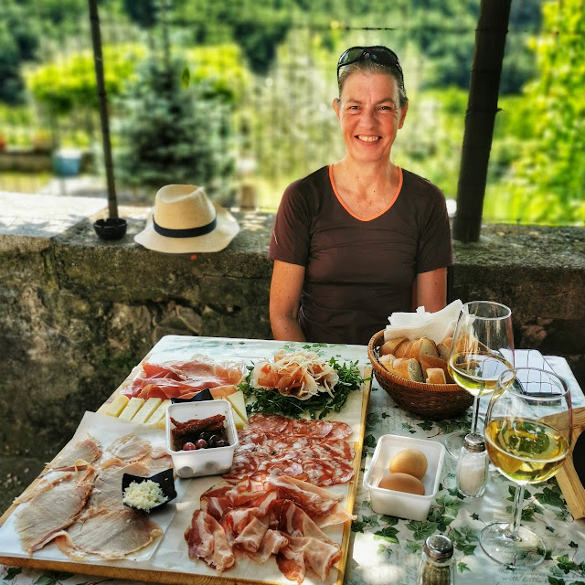 Tagliere Di Salumi E Formaggio