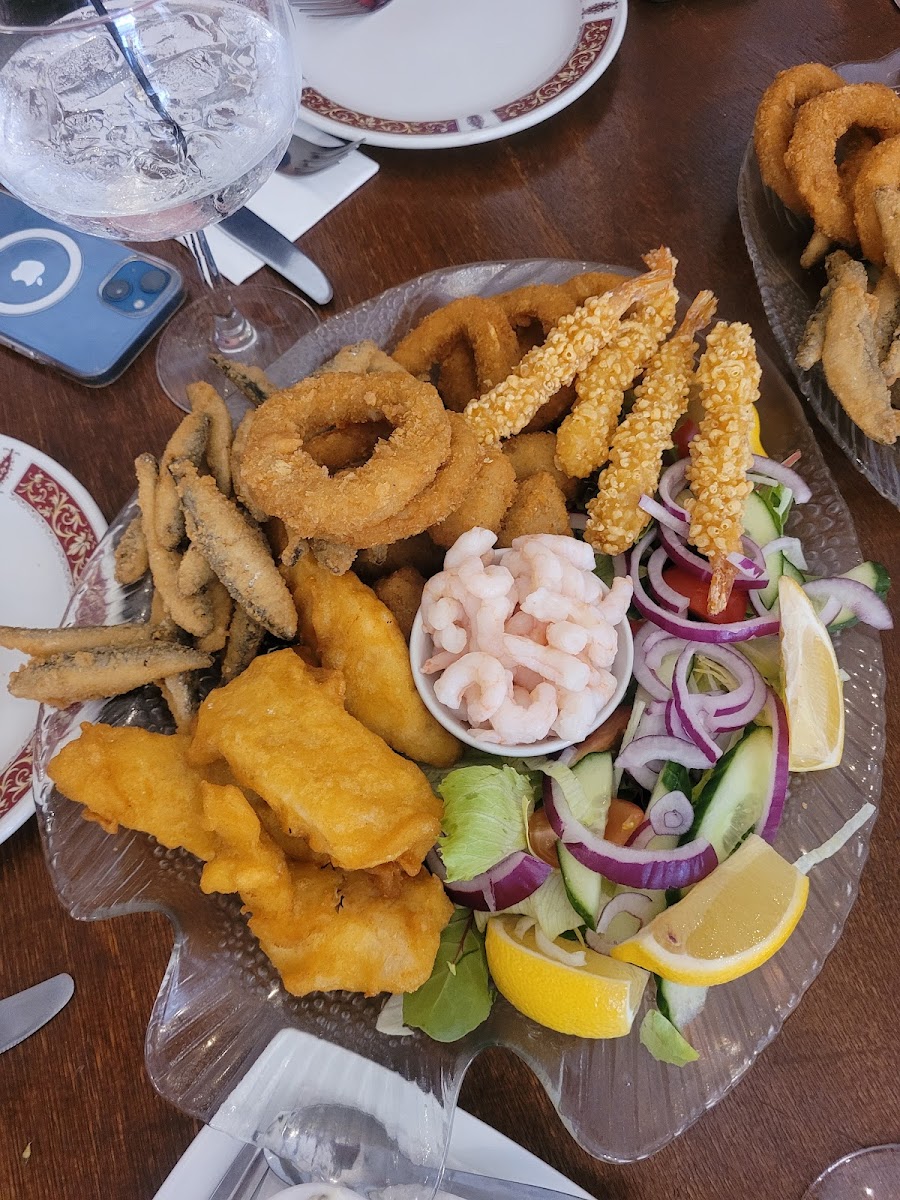 Alexandra Restaurant - Photo 6
