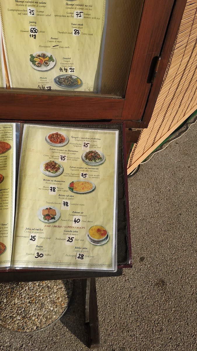 Menu Photo 9