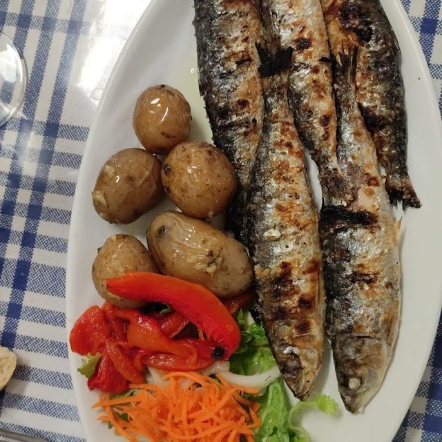 Sardinhas Assadas Na Brasa