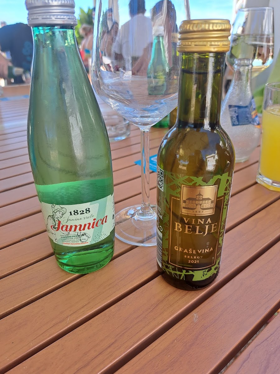 Pine Burgers & Bites - Photo 8