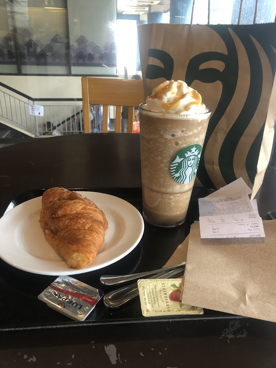 Starbucks Diliman Commercial Center - Photo 9
