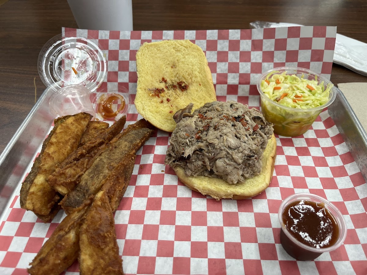 RICK'S NC BBQ - Photo 4