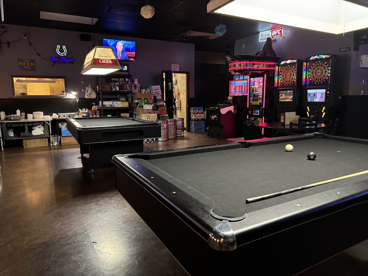Marks Pub - Photo 2
