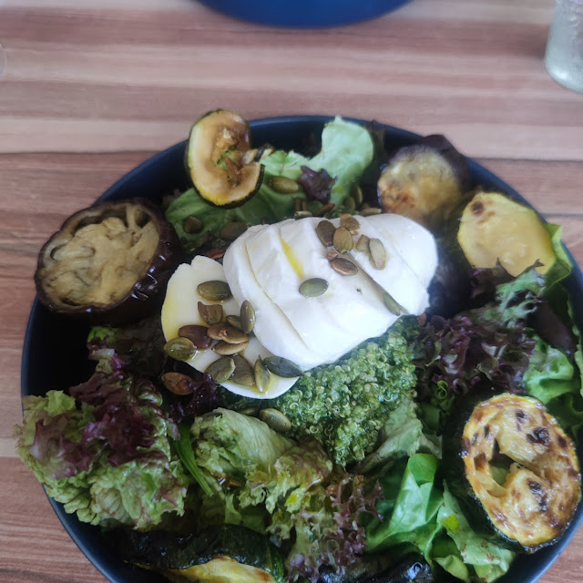 Ensalada Quinoa Y Mozzarella