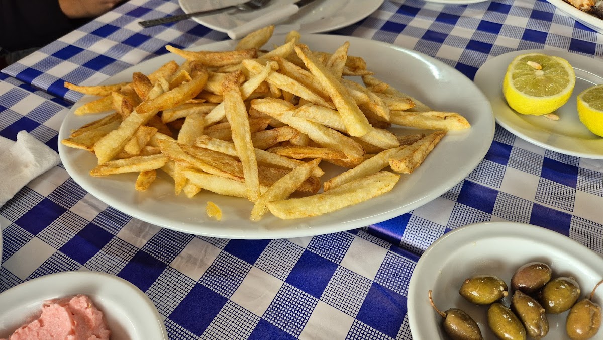 Hercules Fish Tavern - Photo 7
