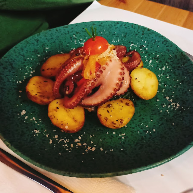 Polvo No Forno à Maria