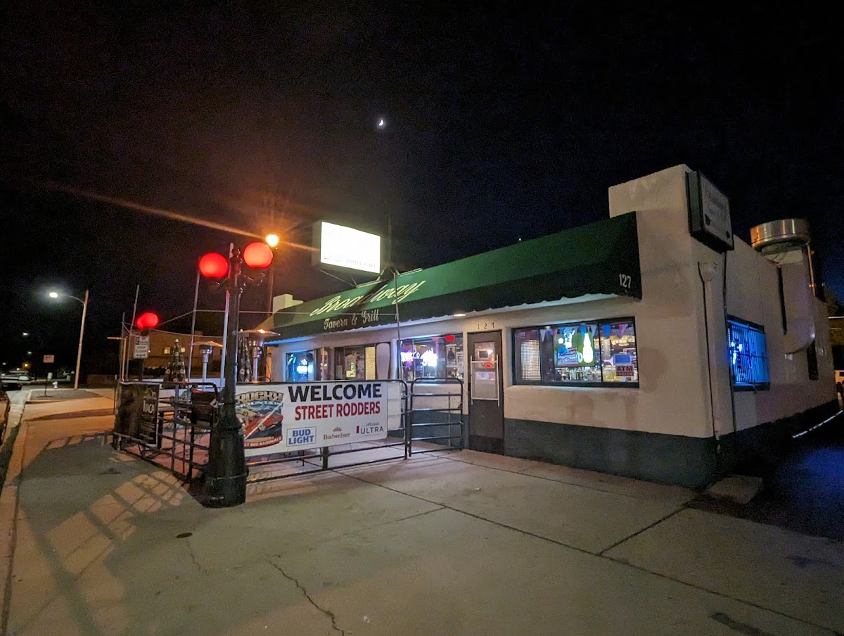 Broadway Tavern & Grill - Photo 4