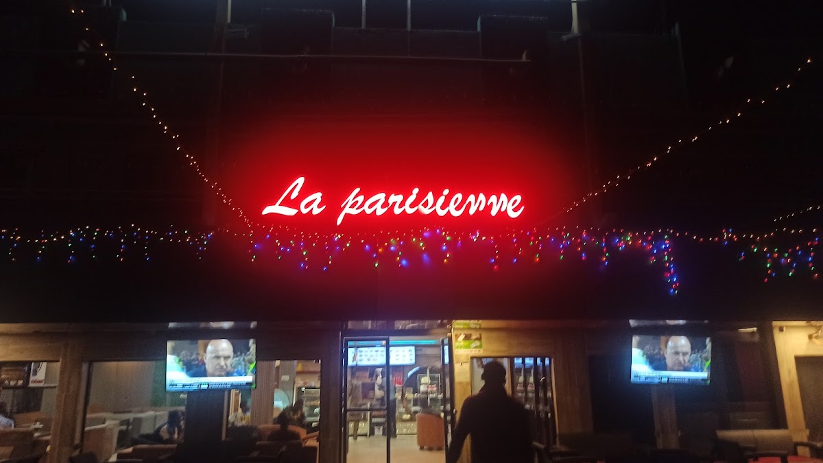 LA PARISIENNE RESTAURANT - Photo 2