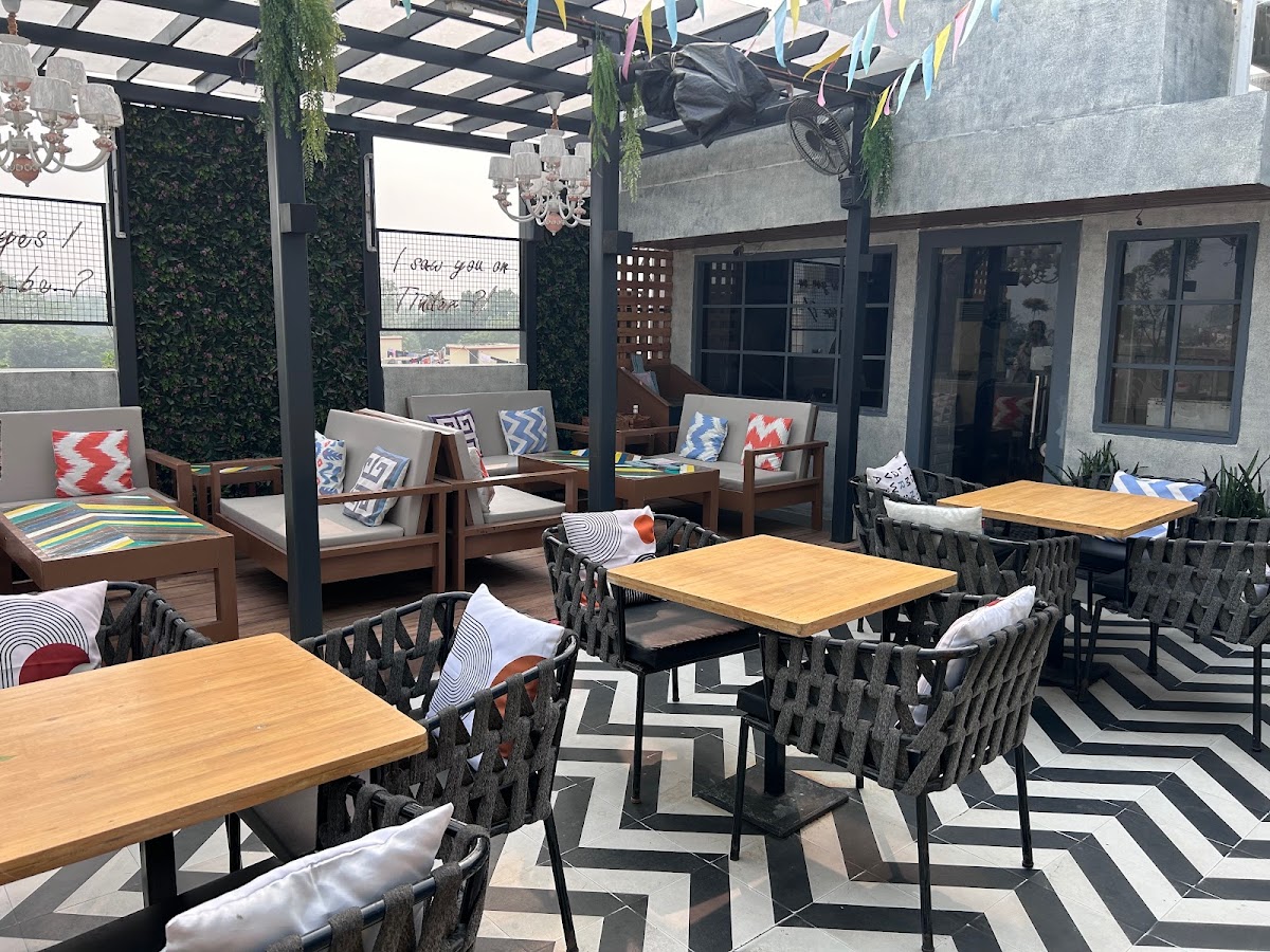 Tea’se Me - Rooftop Cafe & Bar - Photo 9