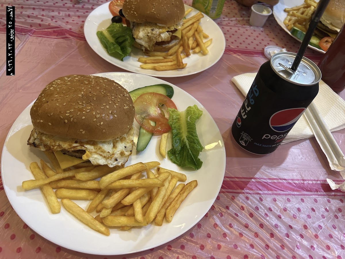 GOOD BOY Restaurant - Photo 6