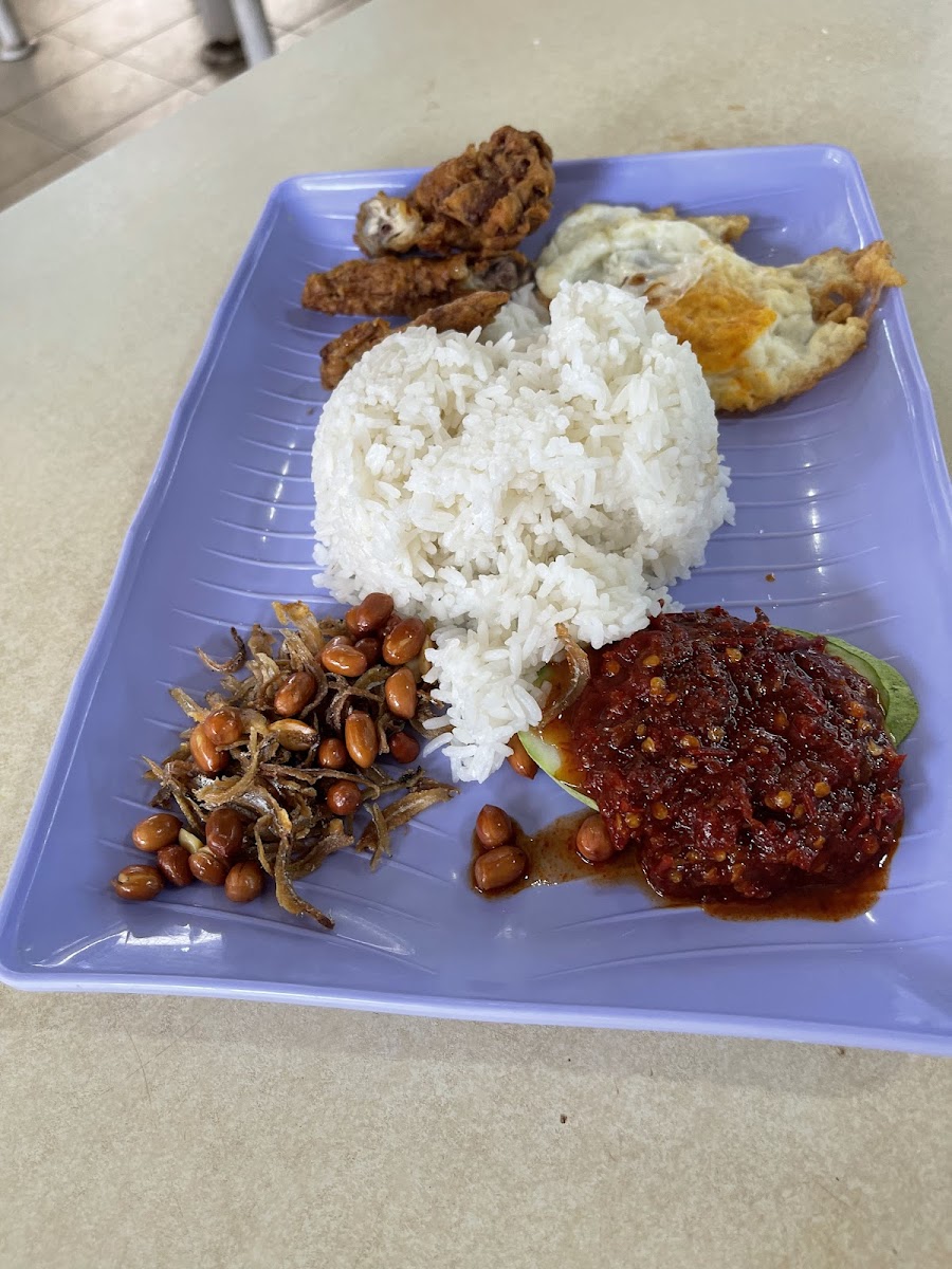 Ponggol Nasi Lemak Centre - Photo 8