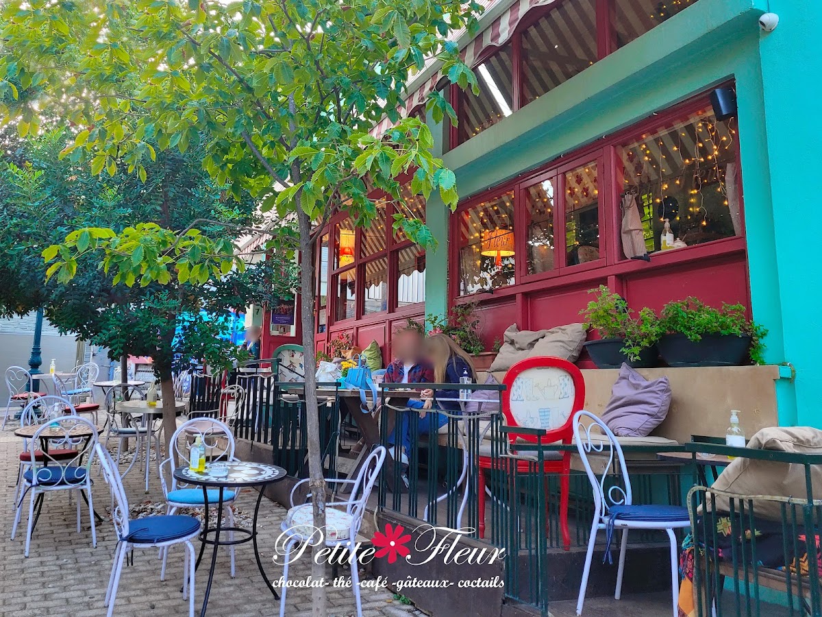 Petite Fleur Kifissia