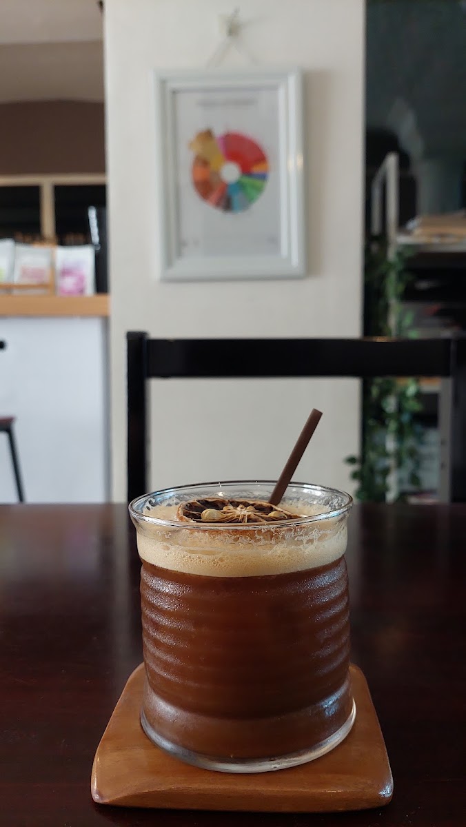 Kopi Paripurna & Roastery - Photo 6