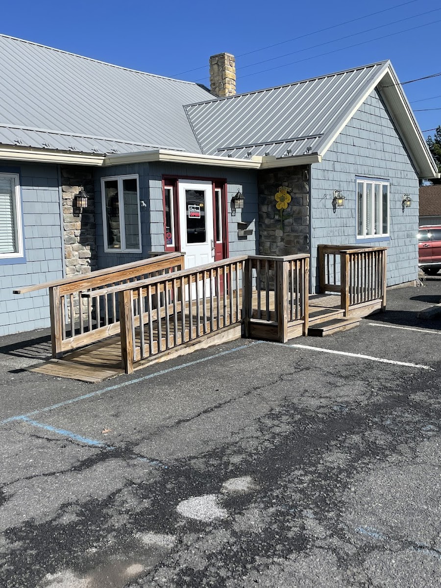 Honey Creek Inn - Photo 5