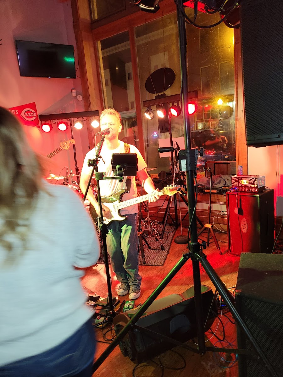 Catch Sports Pub - Photo 5