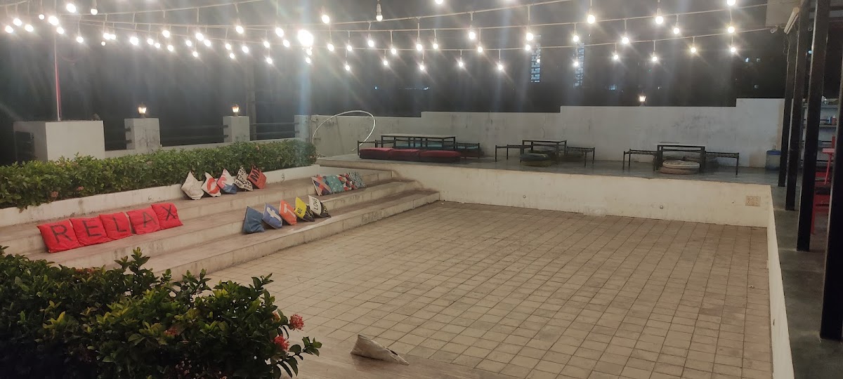 First Date Cafe - Photo 6