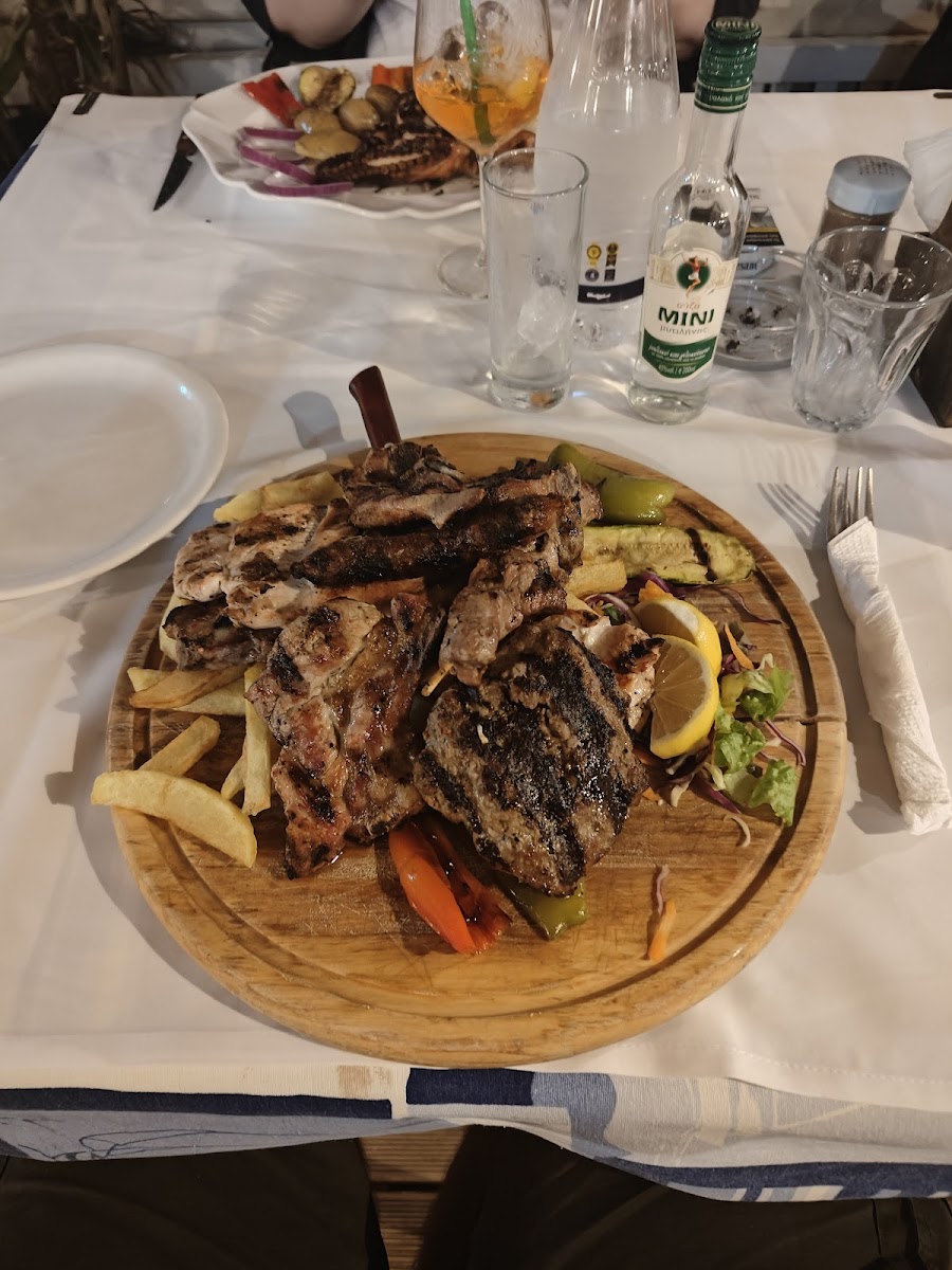 Therino Family Restaurant - Photo 9