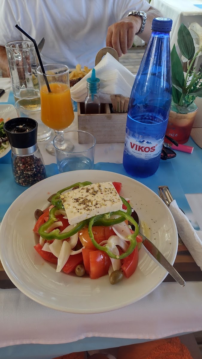 Therino Family Restaurant - Photo 7