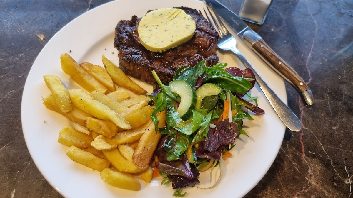 Waka Bar & Gaming & Steakhouse - Photo 1