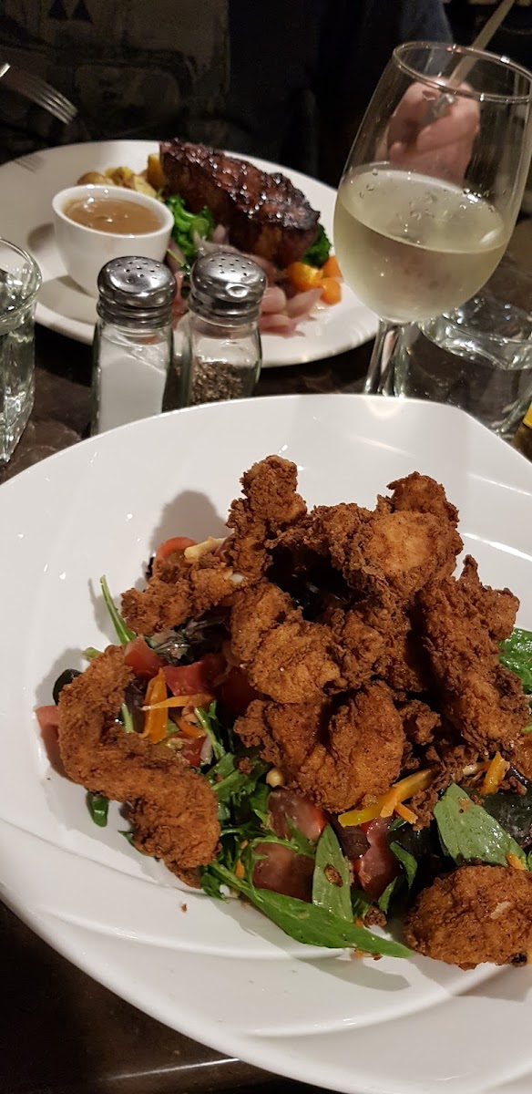 Waka Bar & Gaming & Steakhouse - Photo 6
