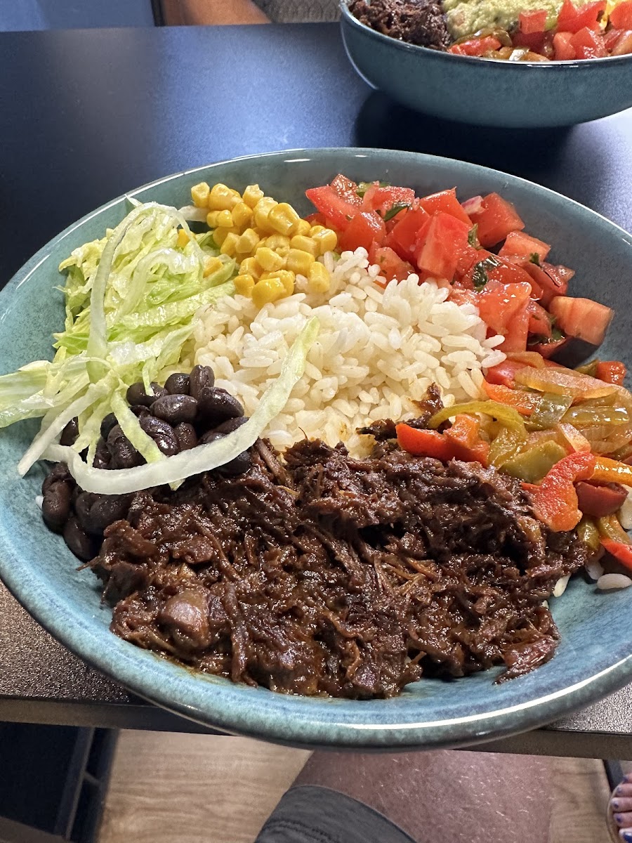 Leo's Cafe Vernon - Photo 3