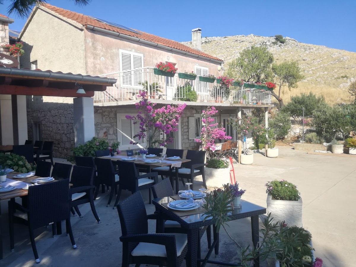 Šporka Mare Restaurant