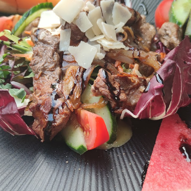 Salat Mit Rindfleisch Streifen