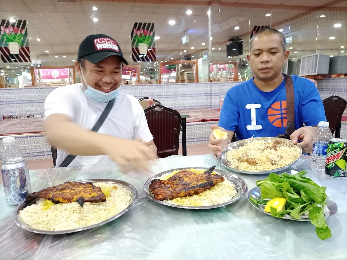Shabab Unaizah Restaurant - Photo 6