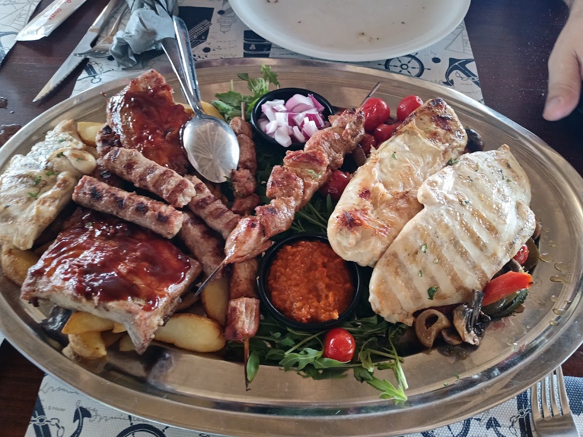 Del Mar beach restaurant and bar - Photo 9