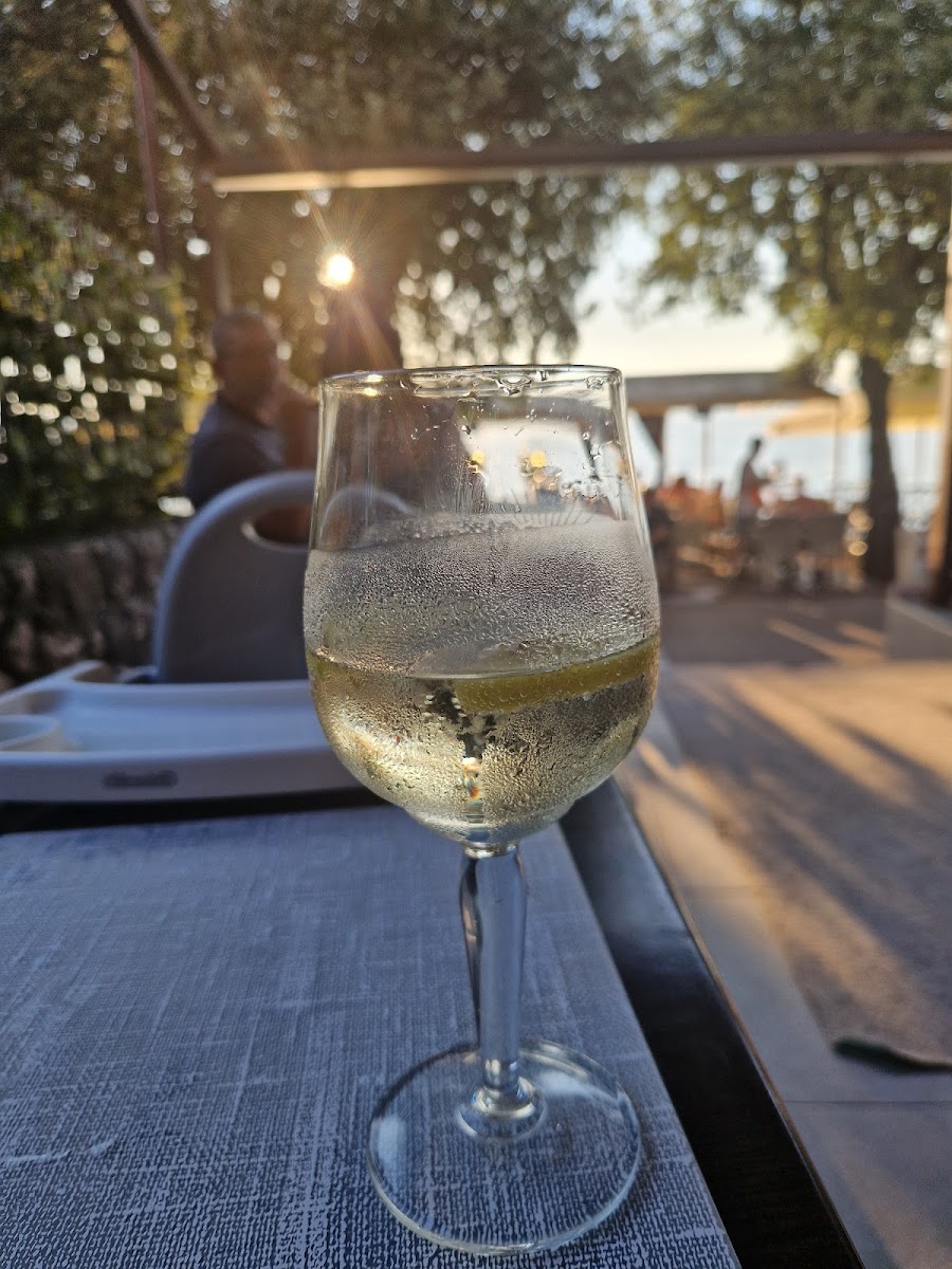 Del Mar beach restaurant and bar - Photo 6