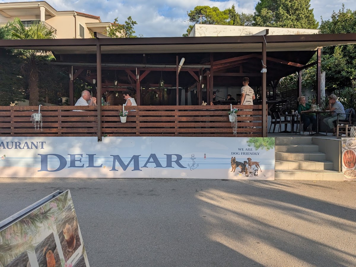 Del Mar beach restaurant and bar - Photo 8