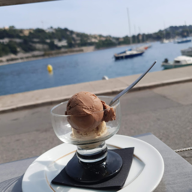 Chocolate Praline Ice Cream