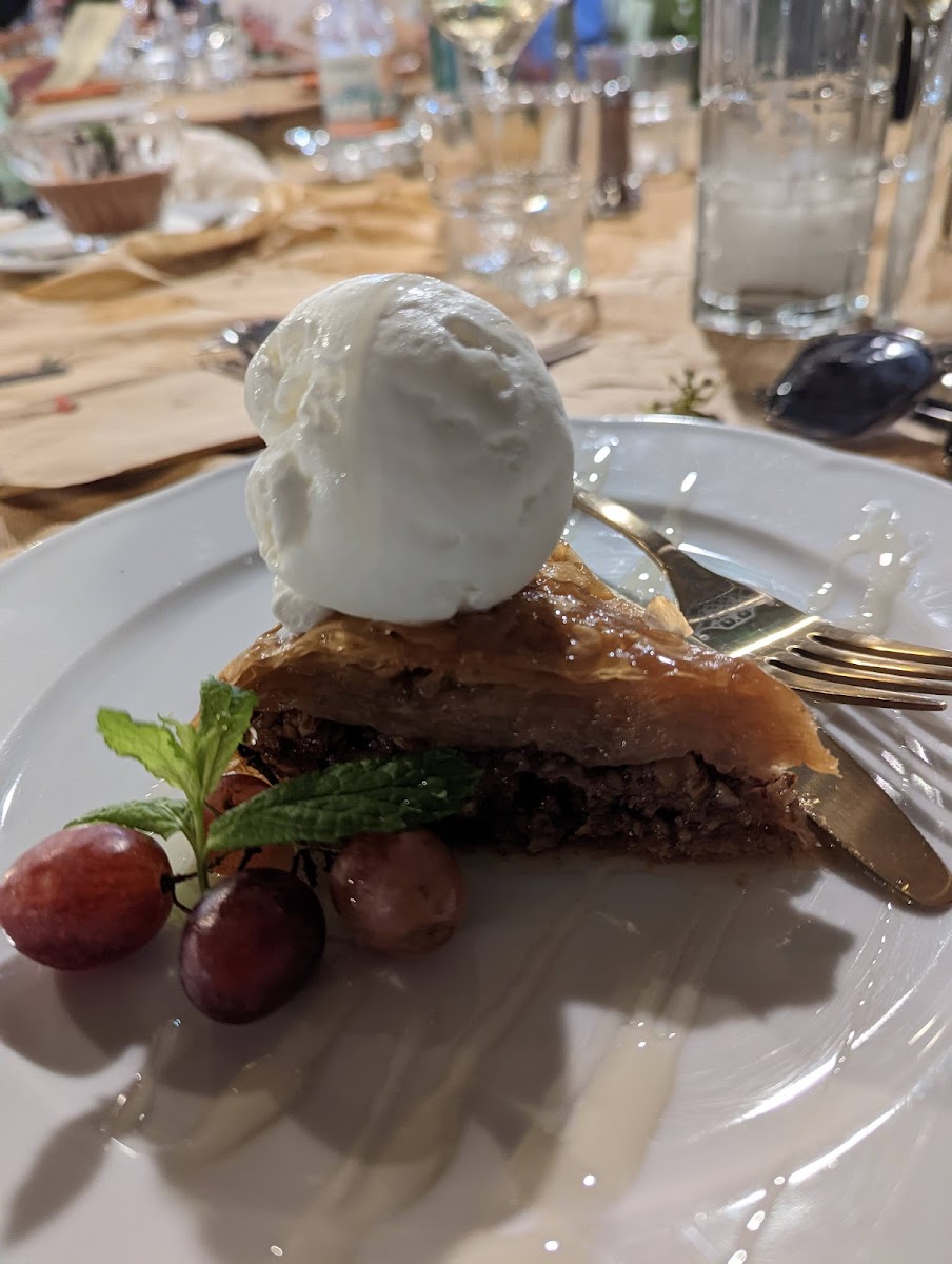 Phaedra Restaurant - Photo 8