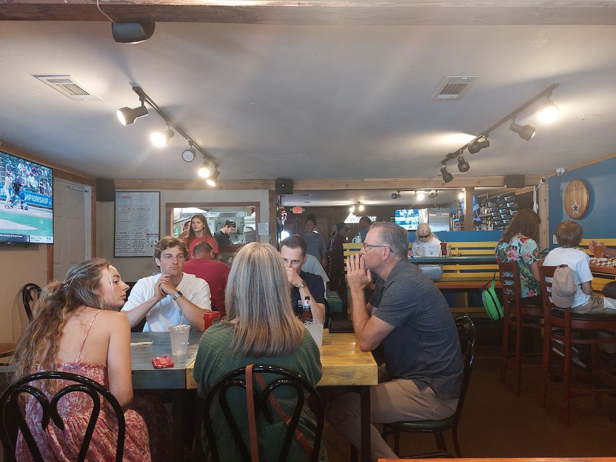 Tavern on The Lake - Photo 3