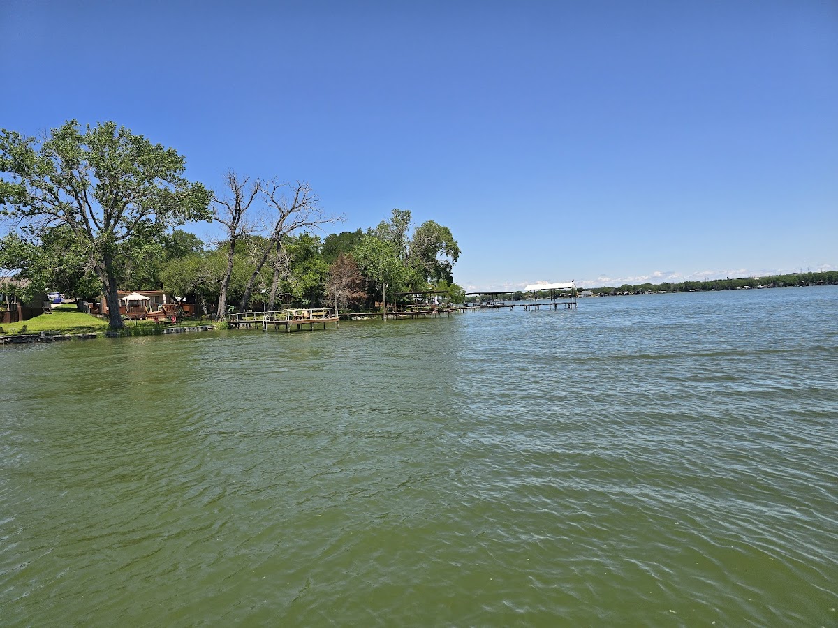 Tavern on The Lake - Photo 5