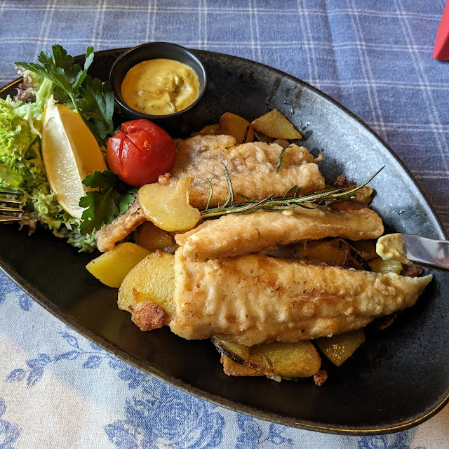 Basedower Pannfisch Mit Bratkartoffeln