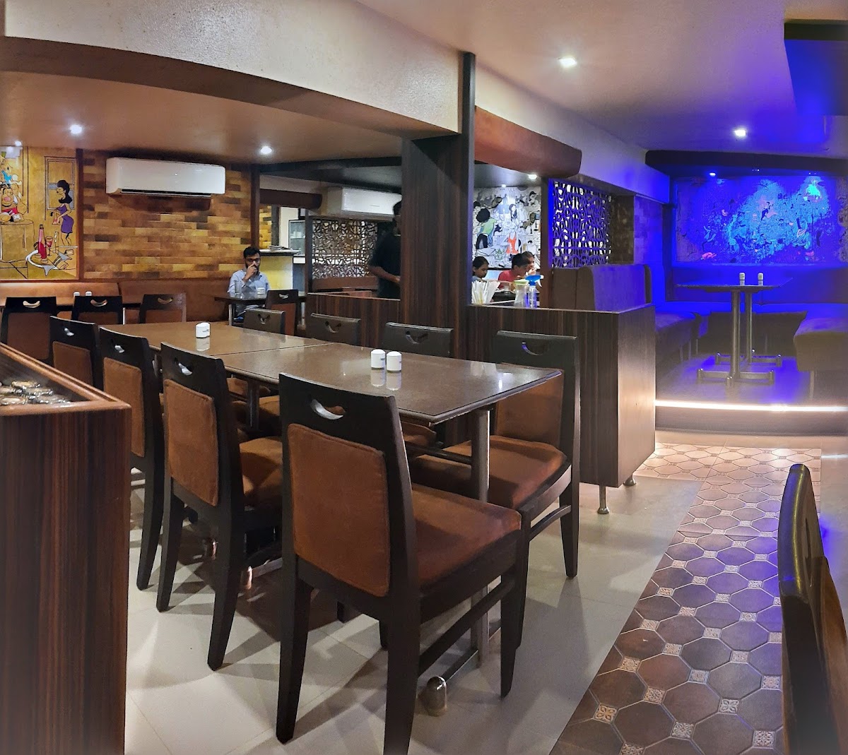 Santoor Bar & Restaurant - Photo 3