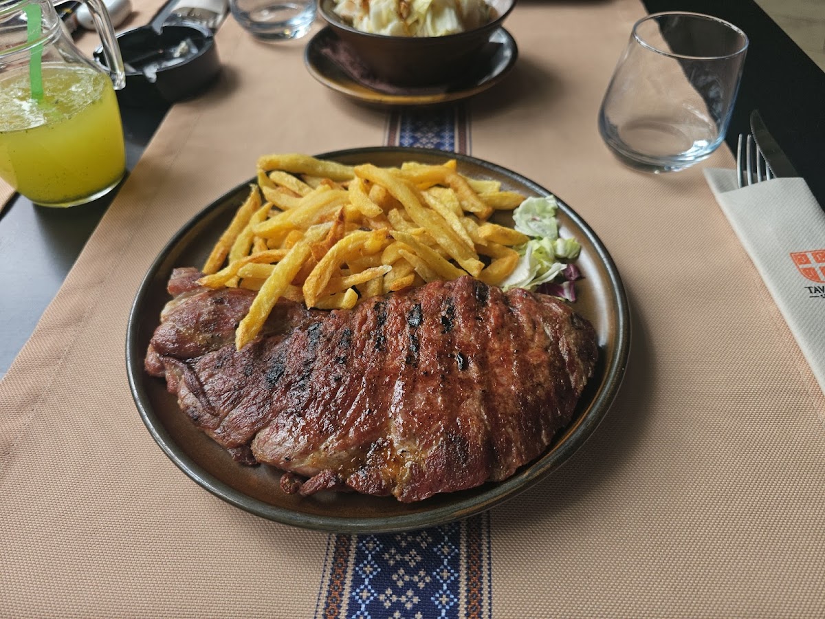 Taverna Sarbului - Photo 2