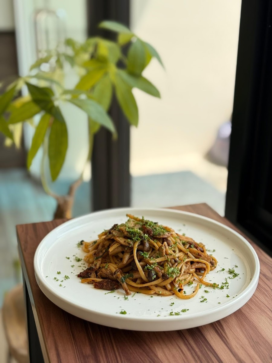 Six Spring Vegetarian Cafe - Photo 3
