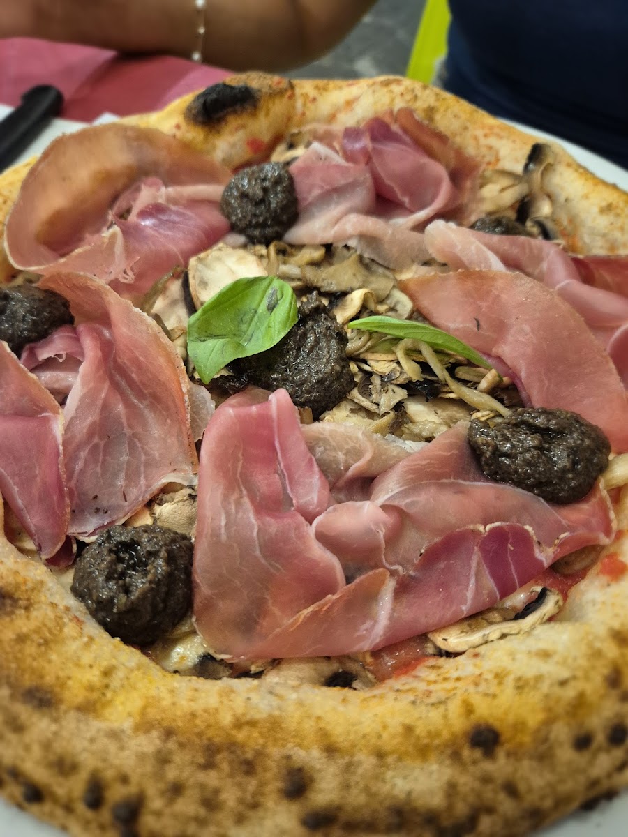 Pizzeria Gallo d'Oro - Photo 3