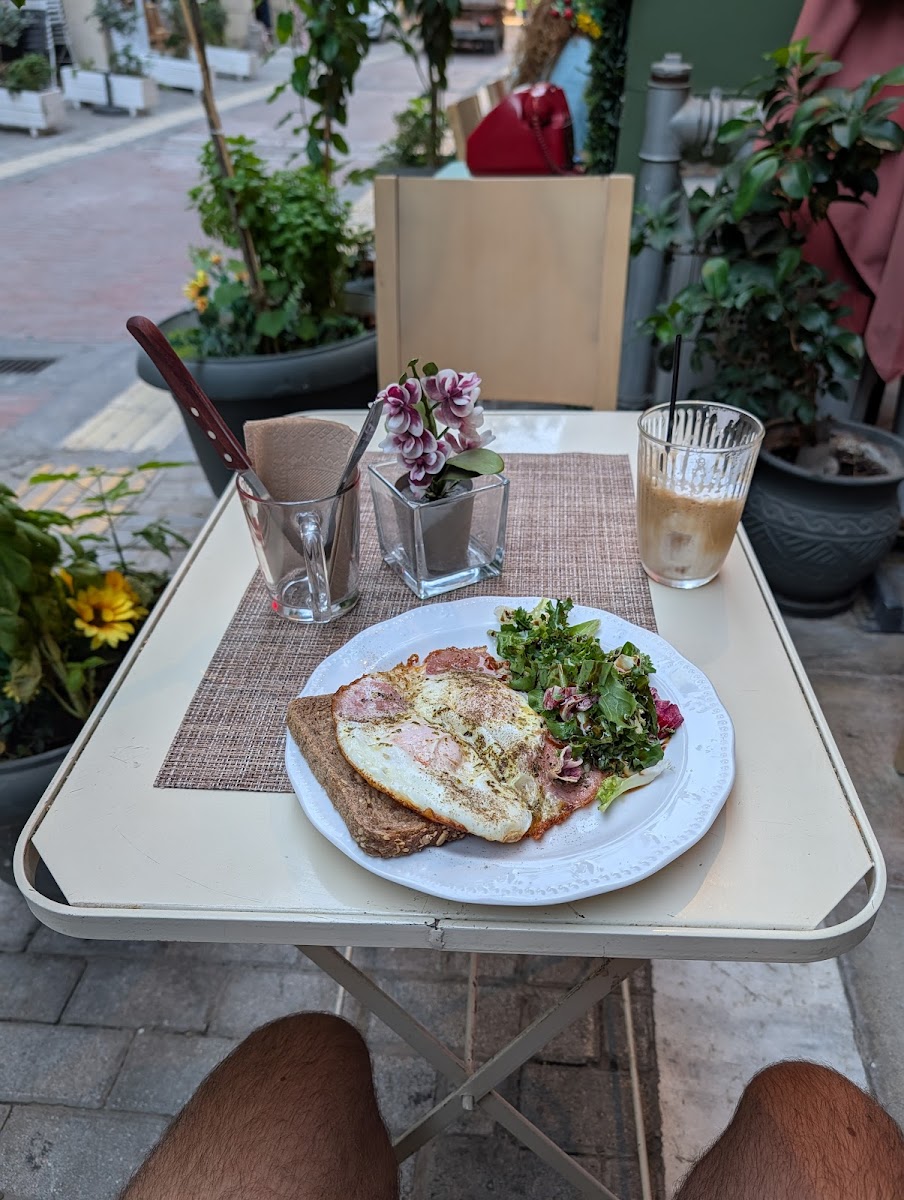 Finale cafe - Photo 8