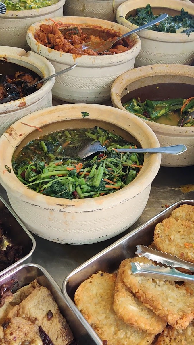 Lawanya Food Corner - Photo 1