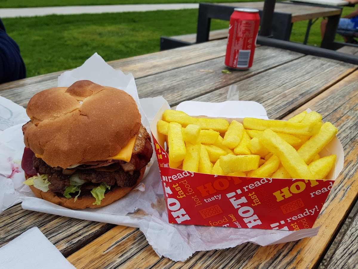 Burger Me Seymour - Photo 4