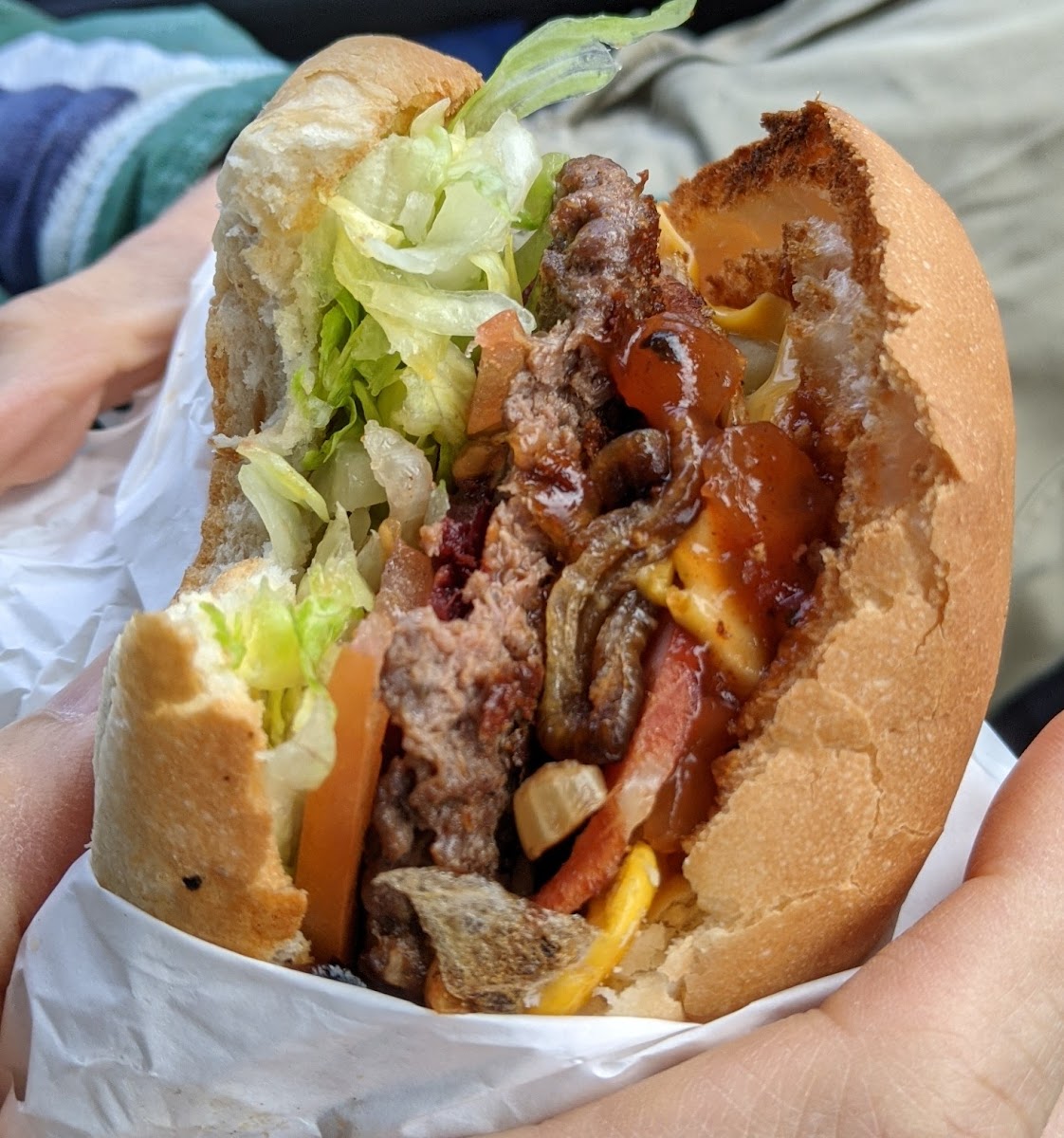 Burger Me Seymour - Photo 8