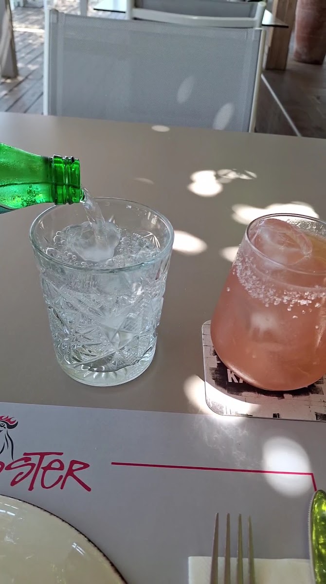 Rooster Beach Bar Restaurant - Photo 1