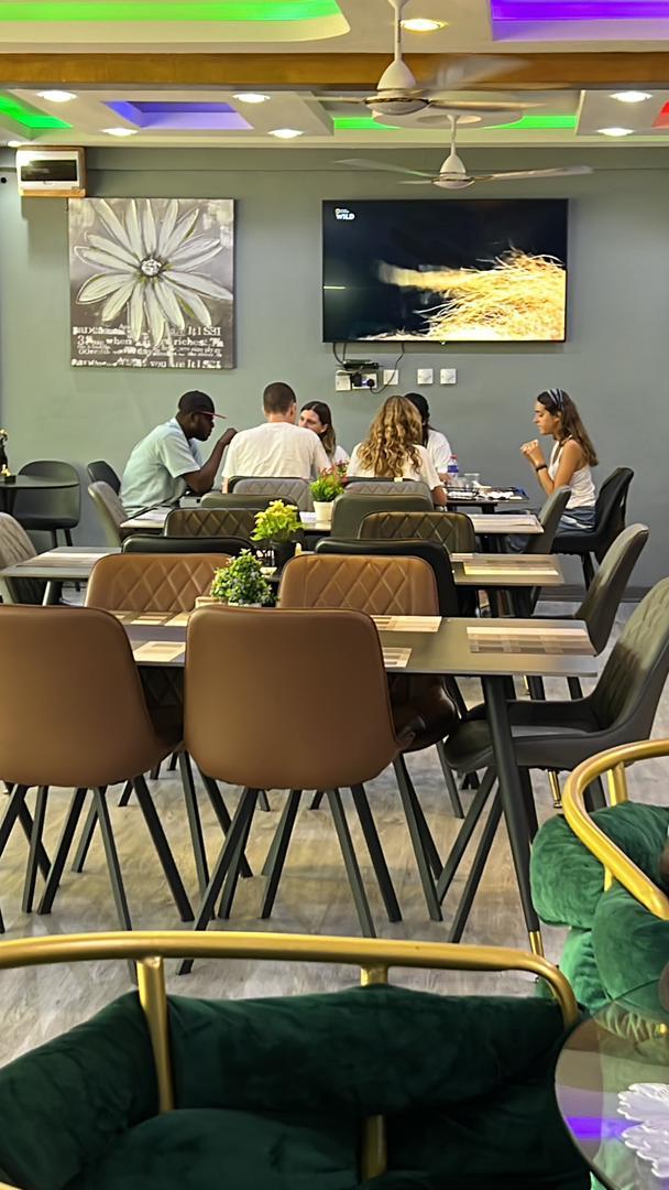 GARDENERS LOUNGE ~WAKANDA CITY - Photo 8