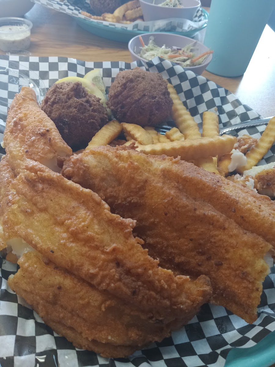 Captain Jim's Restaurant And Seafood - Photo 4