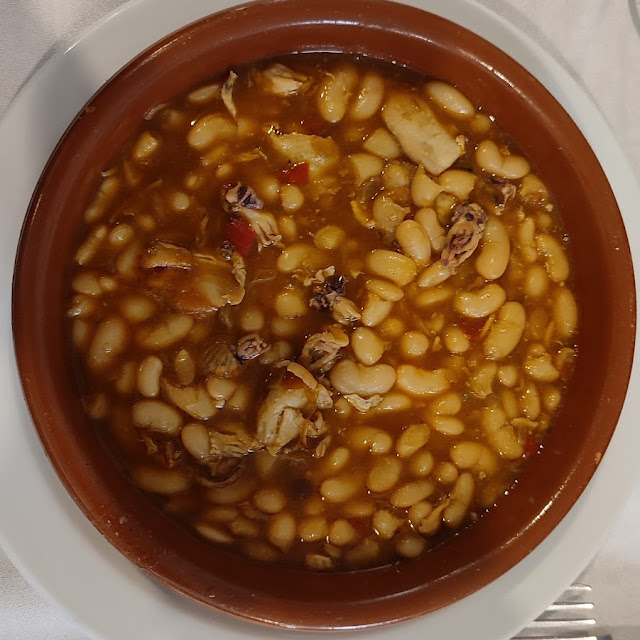 Guiso de Alubias Con Calamares