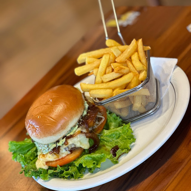 X Burger Salada de Costela Com Fritas